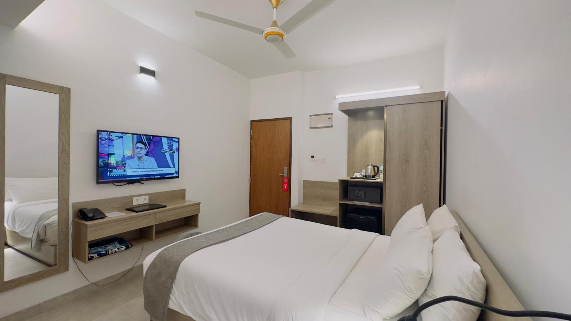 Priyo Nibash Stylish Residential Hotel Dhaka Exterior photo