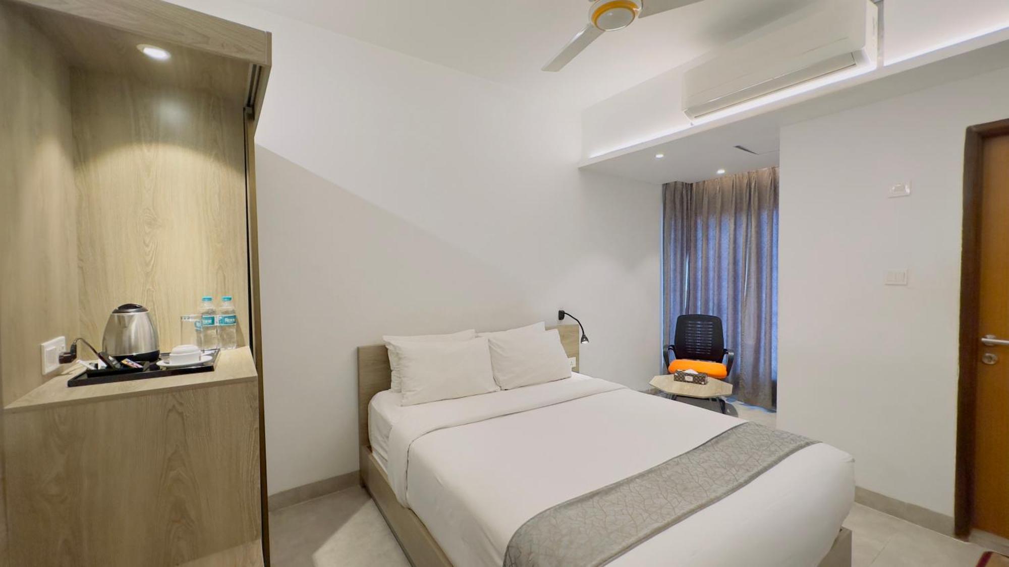 Priyo Nibash Stylish Residential Hotel Dhaka Exterior photo